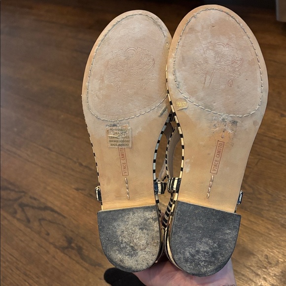 Vince Camuto ankle strap sandals - Picture 5 of 6